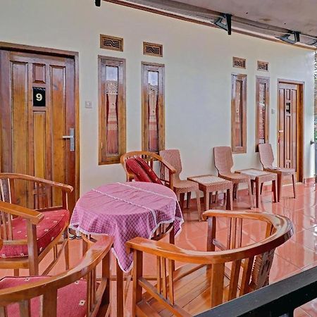 Adinda Homestay Лембанг Екстер'єр фото