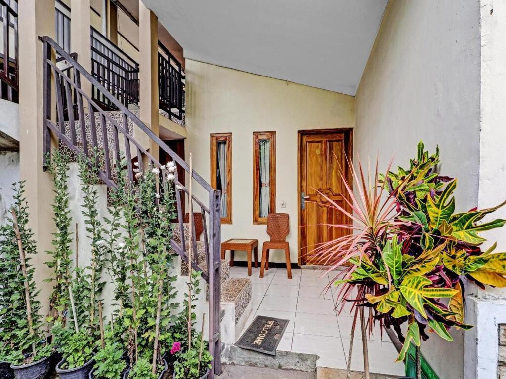 Adinda Homestay Лембанг Екстер'єр фото