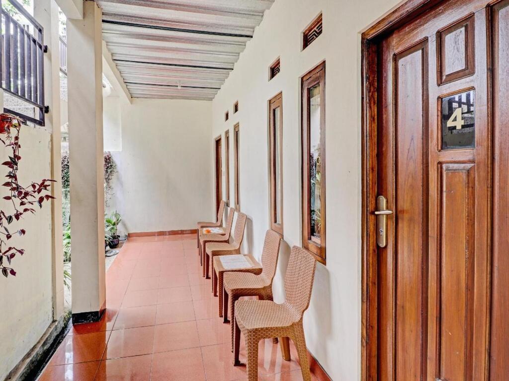 Adinda Homestay Лембанг Екстер'єр фото