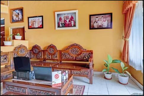 Adinda Homestay Лембанг Екстер'єр фото